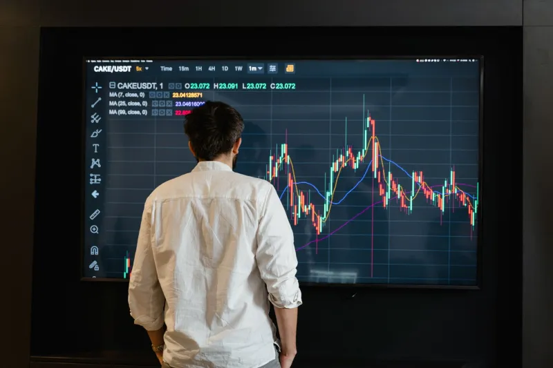 The Sell Too Soon Regret: What Early Crypto Exits Really Cost Long-Term Believers